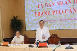 Ông Trương Cảnh Tuyên, Chủ tịch UBND thành phố Cần Thơ phát biểu. (Ảnh: Ngọc Thiện/TTXVN)