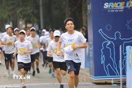 Các vận động viên tham gia Giải chạy S-Race Hà Nội - Vì tầm vóc Việt. (Ảnh: Thanh Tùng/TTXVN)