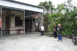 Hộ gia đình ông Tôn Đức Thụy, thôn Đoài Duyệt (xã Can Lộc) sẵn sàng di dời để thực hiện Dự án đường sắt tốc độ cao trên trục Bắc - Nam. (Ảnh: Hữu Quyết/TTXVN)