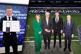 Cầu thủ Kroos được trao tặng Huân chương Công trạng Đức tại Bernabéu. (Ảnh: Realmadrid)