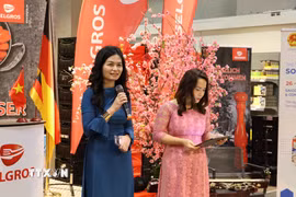 Tham tán Thương mại Việt Nam tại Đức Đặng Thị Thanh Phương phát biểu khai mạc “Ngày hàng Việt Nam”. (Ảnh: Thu Hằng/TTXVN)