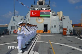 Tàu TCG Kinaliada của Thổ Nhĩ Kỳ cập cảng Tripoli, Libya ngày 17/8/2025. (Ảnh: AA/TTXVN)