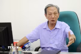 Ông Nguyễn Bá Côn, nguyên Phó Trưởng ban Tuyên giáo Tỉnh ủy Thái Bình (nay là Ban Tuyên giáo và Dân vận Tỉnh ủy Thái Bình) nêu ý kiến về Dự thảo Luật Báo chí (sửa đổi). (Ảnh: Thế Duyệt/TTXVN)