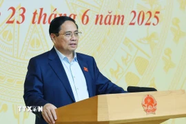 Thủ tướng Phạm Minh Chính chủ trì Hội nghị tổng kết đợt cao điểm đấu tranh ngăn chặn buôn lậu, gian lận thương mại, hàng giả. (Ảnh: Dương Giang/TTXVN)