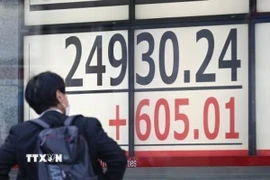 Bảng chỉ số chứng khoán tại Tokyo, Nhật Bản. (Ảnh: Kyodo/TTXVN)