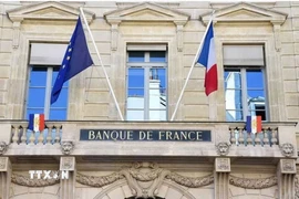 Bên ngoài trụ sở Ngân hàng Trung ương Pháp ở Paris. (Ảnh: SIPA/TTXVN)