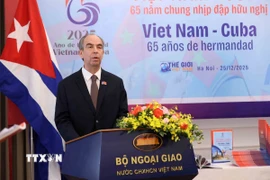 Đại sứ nước Cộng hòa Cuba tại Việt Nam Rogelio Polanco Fuentes phát biểu tại buổi lễ ra mắt Đặc san "Việt Nam - Cuba: 65 năm chung nhịp đập hữu nghị" (Ảnh: An Đăng/TTXVN)