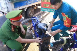 Học sinh đua nhau độ, chế xe đạp điện, tiềm ẩn nguy cơ mất an toàn giao thông