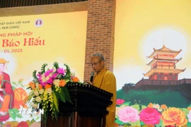 Hòa thượng Thích Quảng Hà, Phó Chủ tịch Hội đồng Trị sự Trung ương Giáo hội Phật giáo Việt Nam, Trưởng ban Ban trị sự Giáo hội Phật giáo Việt Nam tỉnh Ninh Bình phát biểu ý nghĩa lễ Vu Lan. (Ảnh: Nguyễn Chinh/TTXVN)