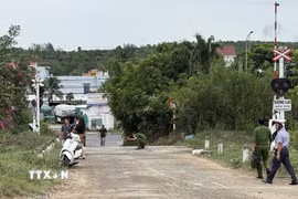 Một vụ tai nạn tại điểm giao giữa đường bộ với đường sắt ở phường Phú Yên, Đắk Lắk. (Ảnh: Tường Quân/TTXVN)