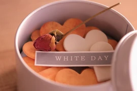 Một hộp bánh quy dành cho ngày Valentine Trắng. (Ảnh: Shutterstock)