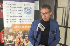 Giáo sư Geert Angenon, Đại học Vrije Universiteit Brussel (VUB) trả lời phỏng vấn TTXVN tại Brussels (Bỉ). (Ảnh: Duy Tùng/TTXVN)