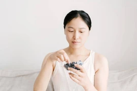 Việt quất là một trong nhiều loại quả mọng giúp làn da sáng mịn. (Ảnh: iStock)