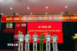 Những phạm nhân được đặc xá. (Ảnh: TTXVN phát)