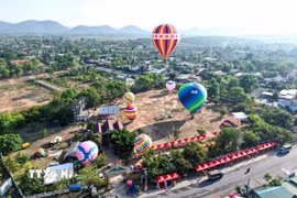 Rực rỡ khinh khí cầu tại Ngày hội Khinh khí cầu Đắk Lắk 2025. (Ảnh: TTXVN)