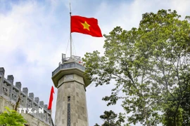 Cột cờ A Pa Chải, biểu tượng khẳng định chủ quyền lãnh thổ thiêng liêng nơi cực Tây Tổ quốc. (Ảnh: Xuân Tư/TTXVN)