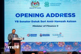 Bộ trưởng Tài chính thứ hai của Malaysia, Amir Hamzah Azizan phát biểu khai mạc. (Ảnh: Bernama/TTXVN phát)