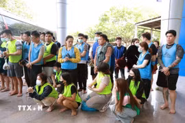Lực lượng An ninh Công an tỉnh Quảng Trị phối hợp với Bộ Công an Lào triệt phá đường dây tổ chức đánh bạc xuyên quốc gia, khởi tố 67 bị can; với tổng dòng tiền giao dịch hơn 4.000 tỷ đồng. (Ảnh: TTXVN phát)