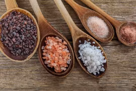 Muối - gia vị nhỏ bé chứa đựng lịch sử phong phú và thú vị. (Ảnh: iStock)