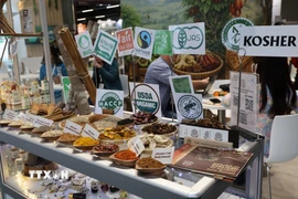 Sản phẩm gia vị của Vinasamex tại Hội chợ. (Ảnh: Thu Hằng/TTXVN)