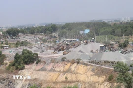 Hoạt động khai thác đá tại cụm mỏ đá Tân Cang, tỉnh Đồng Nai. (Ảnh: Công Phong/TTXVN)