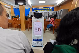 Robot hành chính công tại Phường Cửa Nam, Hà Nội. (Ảnh: Phú Khánh)