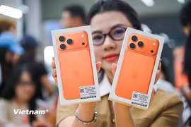 Người dùng Việt Nam hào hứng nhận iPhone 17, iPhone Air sớm