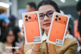Người dùng Việt Nam hào hứng nhận iPhone 17, iPhone Air sớm
