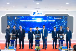 Tập đoàn Bưu chính Viễn thông Việt Nam (VNPT) và Tập đoàn Qualcomm chính thức ra mắt Trung tâm Xuất sắc VNPT - Qualcomm (VQEC). (Ảnh: Minh Sơn/Vietnam+)