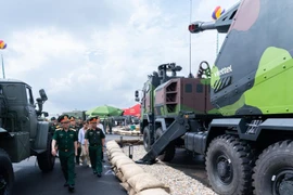 Trình diễn khí tài công nghệ cao của Việt Nam tại Triển lãm thành tựu 80 năm