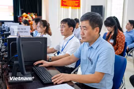 Thủ tướng yêu cầu các Bộ, ngành khẩn trương hoàn thiện, ban hành thông tư thực hiện việc phân cấp, phân quyền, phân định thẩm quyền. (Ảnh: PV/Vietnam+)