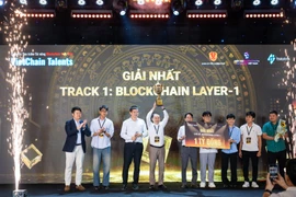 Giải Nhất Chủ đề Blockchain Layer-1 đã xướng tên KMASC với dự án Nền tảng Quản lý Văn bằng Chứng chỉ Quốc gia. (Ảnh: Minh Sơn/Vietnam+)