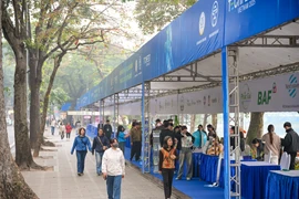 Nhiều trải nghiệm công nghệ hấp dẫn tại sự kiện Techfest 2025 trên Phố đi bộ Hồ Hoàn Kiếm 