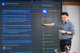 Ông Nguyễn Thế Tân - Tổng giám đốc VCCorp, Giám đốc sản phẩm Lotus Chat đã chia sẻ nhiều tính năng mới của Lotus Chat. (Ảnh: Minh Sơn/Vietnam+)