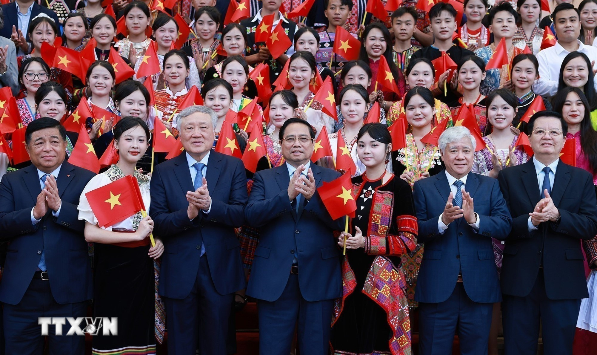 Xóa nhà tạm, nhà dột nát cho đồng bào: Kỳ tích đặc biệt của “ý Đảng, lòng dân"