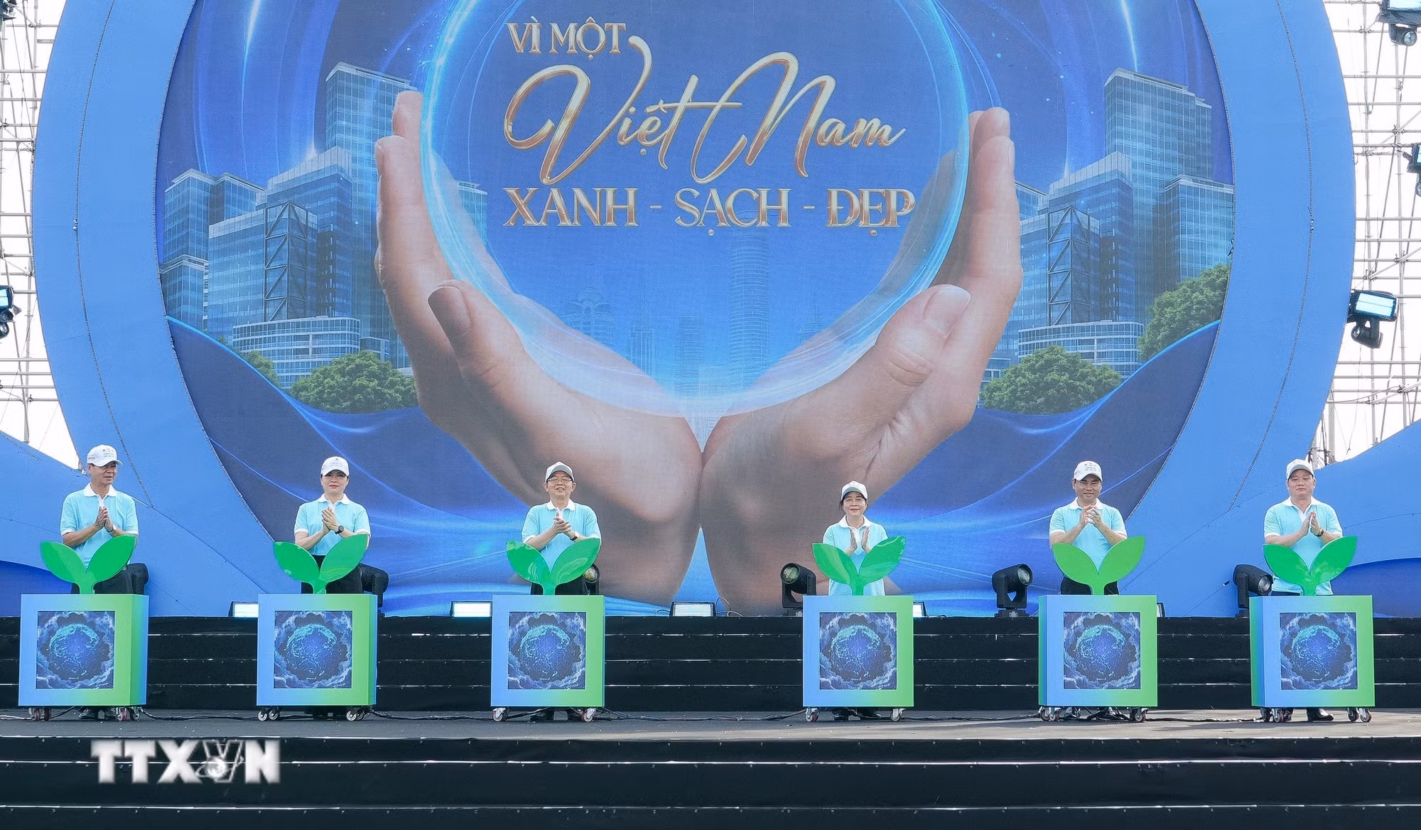 Từ quản lý đến quản trị môi trường hiện đại: Bước chuyển chiến lược kiến tạo phát triển xanh