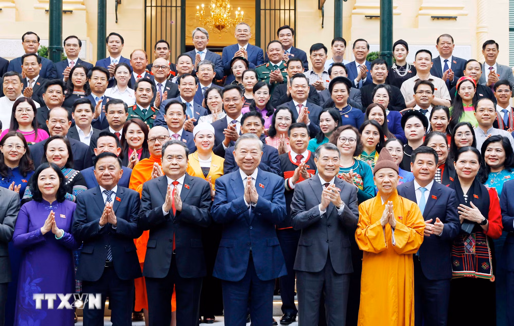 Tổng Bí thư, Chủ tịch nước Tô Lâm và lãnh đạo Đảng, Nhà nước với các đại biểu. (Ảnh: Thống Nhất/TTXVN)