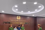 Các bị can bị khởi tố về hành vi tổ chức sản xuất, buôn bán bột ngọt giả nhãn hiệu Ajinomoto với quy mô lớn. (Ảnh: CA Thành phố Hồ Chí Minh cung cấp)