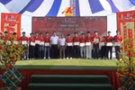Hội Xuân 2026 Trường Cao đẳng Bách khoa Sài Gòn trao hàng trăm xuất vé miễn phí trên chuyến xe mùa xuân đưa sinh viên về quê ăn Tết. (Ảnh: PV/Vietnam+)