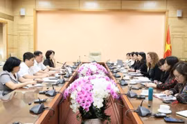 Quang cảnh buổi làm việc giữa hai bên. (Ảnh: T.M)