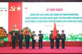 Bệnh viện Quân y 103 đón nhận danh hiệu Anh hùng Lực lượng vũ trang nhân dân lần thứ tư. (Ảnh: PV/Vietnam+)