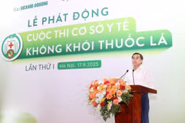 Thứ trưởng Bộ Y tế Trần Văn Thuấn phát biểu tại buổi lễ. (Ảnh: PV/Vietnam+)
