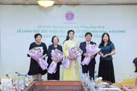 Lễ ra mắt Chương trình truyền thông cộng đồng chăm sóc sức khỏe phụ nữ với Chủ đề "Lắng nghe nội tiết tố nữ." (Ảnh: PV/Vietnam+)