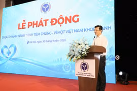 Ông Vũ Mạnh Cường, Giám đốc Trung tâm Truyền thông - Giáo dục sức khỏe Trung ương, Trưởng ban Tổ chức phát biểu tại buổi lễ phát động. (Ảnh: PV/Vietnam+)