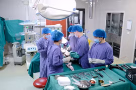 Không để xảy ra tình trạng thiếu hụt hoặc đứt gãy cung ứng thiết bị y tế phục vụ công tác khám chữa bệnh. (Ảnh: PV/Vietnam+)