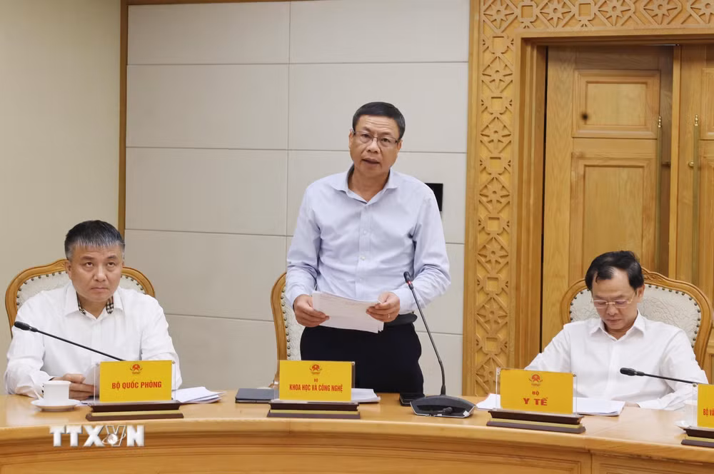 ttxvn-pho-thu-tuong-ho-quoc-dung-hop-ve-tai-cau-truc-cac-chuong-trinh-khcn-va-doi-moi-sang-tao-quoc-gia-8947495.jpg
