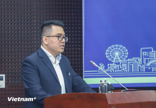 Na fóru vystoupil pan To Tran Hoa, zástupce vedoucího oddělení rozvoje trhu Státní komise pro cenné papíry. (Foto: Thanh Phong/Vietnam+) vnp-diendantaisanso05.jpg
