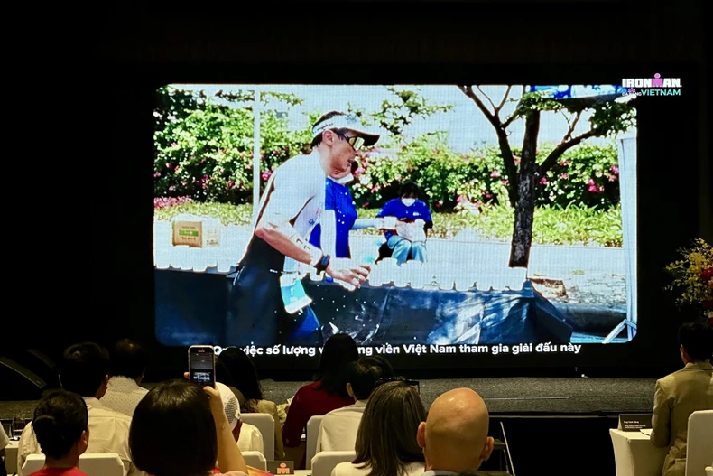 Ban Tổ chức giới thiệu các nội dung thi đấu tại sự kiện. (Ảnh: Trần Lê Lâm/TTXVN)