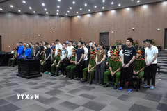 Các bị cáo tại phiên tòa. (Ảnh: Kim Anh/TTXVN)