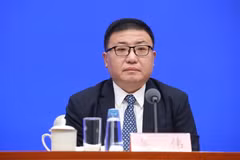 Ông Ngô Vĩ thôi giữ chức Ủy viên Ban Chấp hành, Ủy viên Ban Thường vụ Thành ủy Thượng Hải; đảm nhận chức vụ Phó Bí thư Đảng ủy Tập đoàn Đầu tư Trung Quốc (CIC).